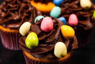 Carrot Cake Cupcake with Chocolate Icing