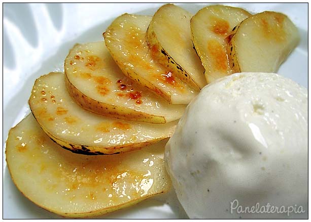 Caramelized Pear with Ginger Ice Cream – Panelaterapia