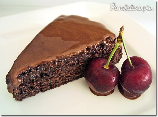 Chocolate Cake with Cherries – Panelaterapia