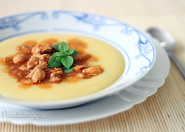 Creamy Polenta with Chicken Sauce – Panelaterapia