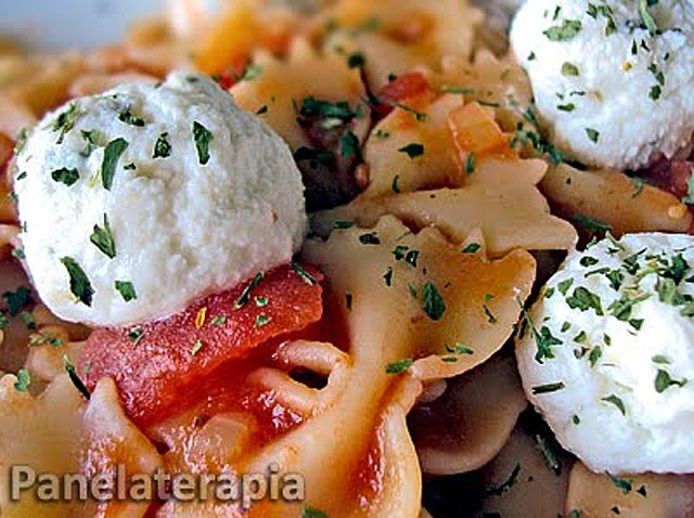 Farfalle with Ricotta Meatballs – Panelaterapia