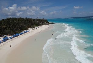 Cinco hotéis de luxo de frente para o mar