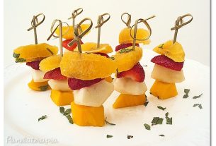 Fruit Skewers with Mint – Panelaterapia