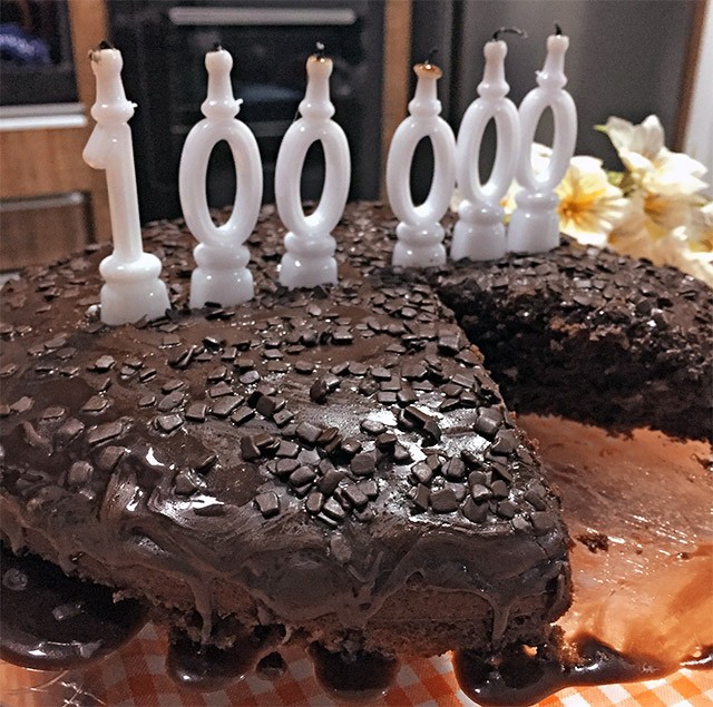 Our 100,000 Cake – Panelaterapia