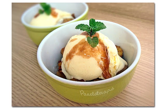 Roasted Fruits with Ice Cream and Hot Syrup – Panelaterapia