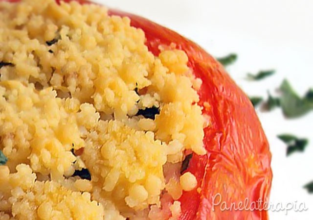 Tomato Stuffed with Couscous – Panelaterapia