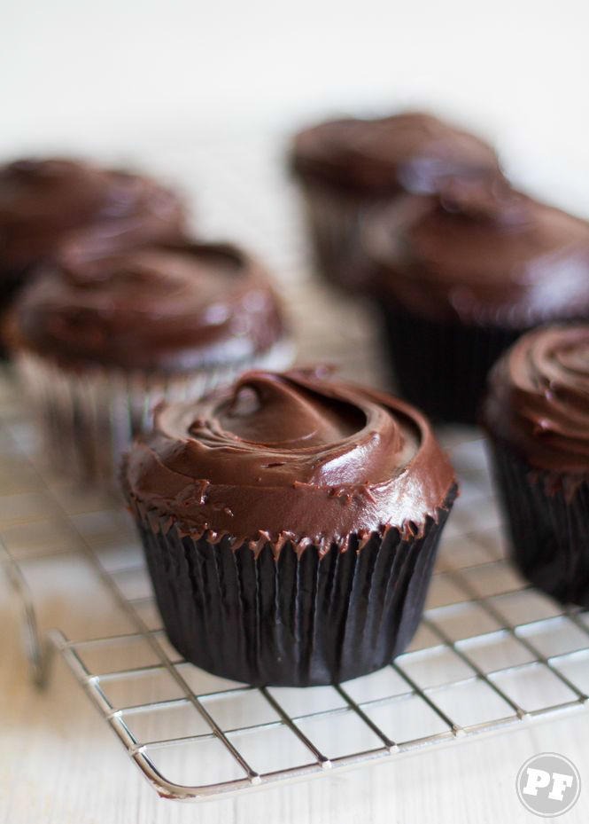 Dark Beer Cupcake with Irish Cream Ganache by PratoFundo.com