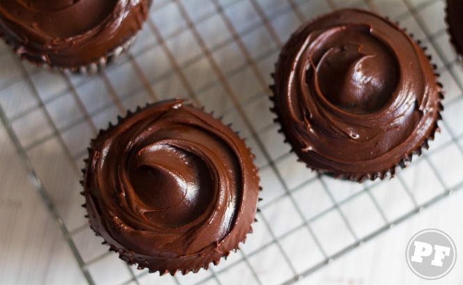 Dark Beer Cupcake with Irish Cream Ganache by PratoFundo.com