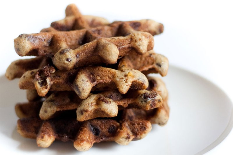 Granola and Chocolate Waffle Cookie by PratoFundo.com