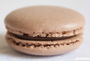 Chocolate Macaron |  PratoFundo