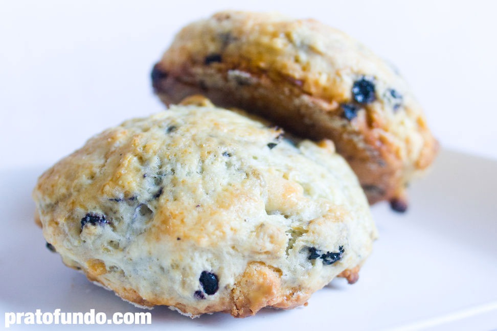 Minute Bread: Blueberry and White Chocolate Scones