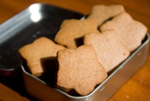 Ginger Biscuit: Ginger Biscuit