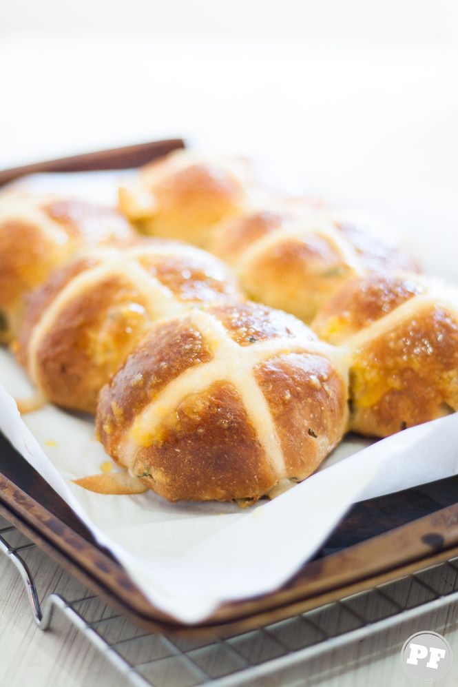 Recipe: Hot Cross Bun via PratoFundo.com