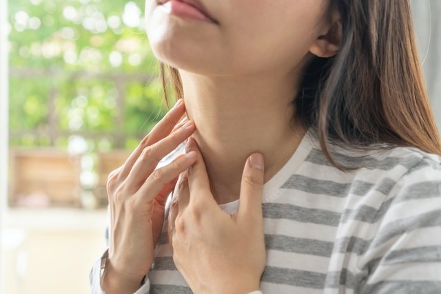 8 remedies for sore throat (pharmacy and natural)