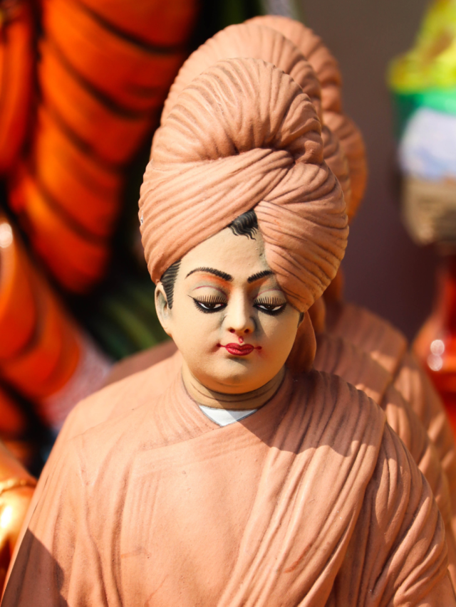 10 Inspiring Quotes By Swami Vivekananda