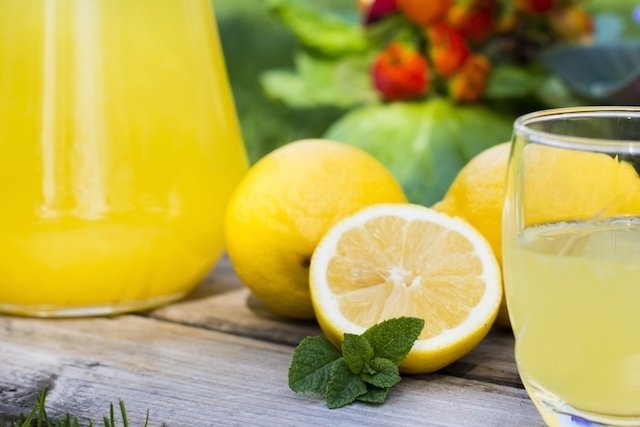 3 cough juice recipes (with lemon)