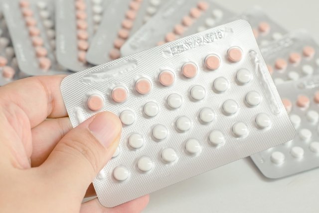 How to use contraceptives without becoming bloated (with fluid retention)