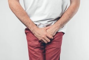 Testicular cancer: symptoms, causes and treatment