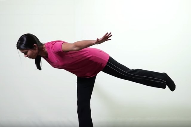 10 exercises for scoliosis (that you can do at home)