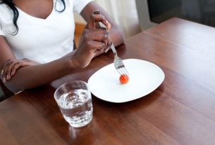 9 main eating disorders (symptoms and treatment)