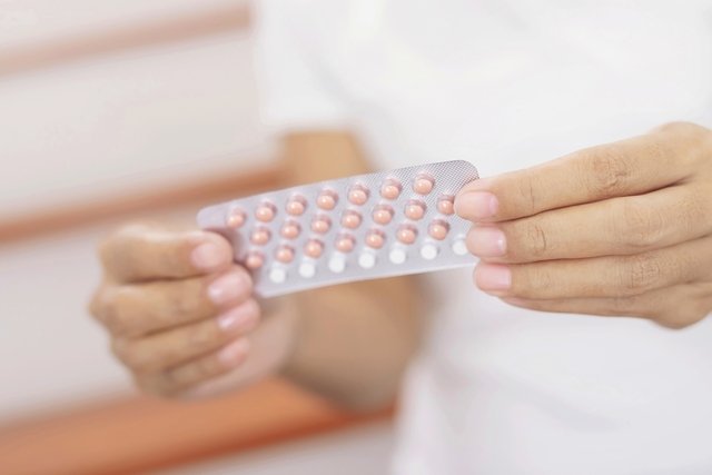 Does taking contraceptives during pregnancy cause miscarriage?