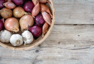 How to consume garlic and onion to reduce cholesterol