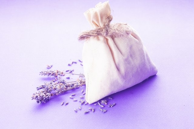 How to use the Lavender scented pillow to sleep better