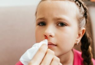 Infant nosebleeds: 6 main causes (and what to do)