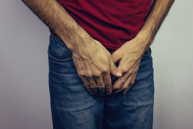 Scrotal hernia: what it is, symptoms, diagnosis and treatment