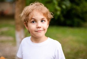 Strabismus: what it is, symptoms and treatment (with exercises)