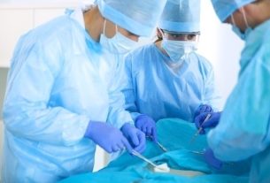 When to have varicocele surgery, how it is done and recovery