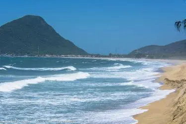 Une photo de la Plage dans l'Image, à Florianópolis, SC – Crédit Photo: © Ricardo Junior Photos.com.br