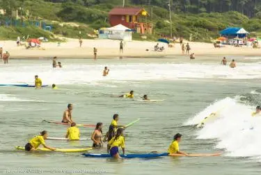 Une photo d'une Plage et de Barra da Lagoa, Florianópolis, SC, brésil – Crédit Photo: © Ricardo Junior Photos.com.br