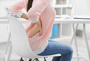 10 symptoms of a herniated disc (and how to confirm)