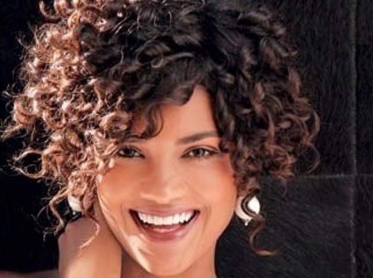 16 Fantastic Hairstyles for Curly and Short Hair