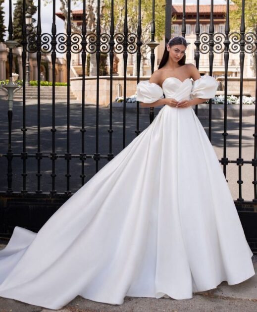 Wedding Dress with the Elegant Look of the Duchess of Sussex - Meghan Markle