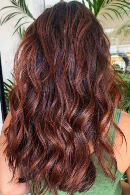 Hair trends with highlights 2024 - red tone