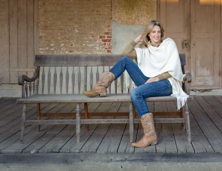 Country boots with jeans and white kimono