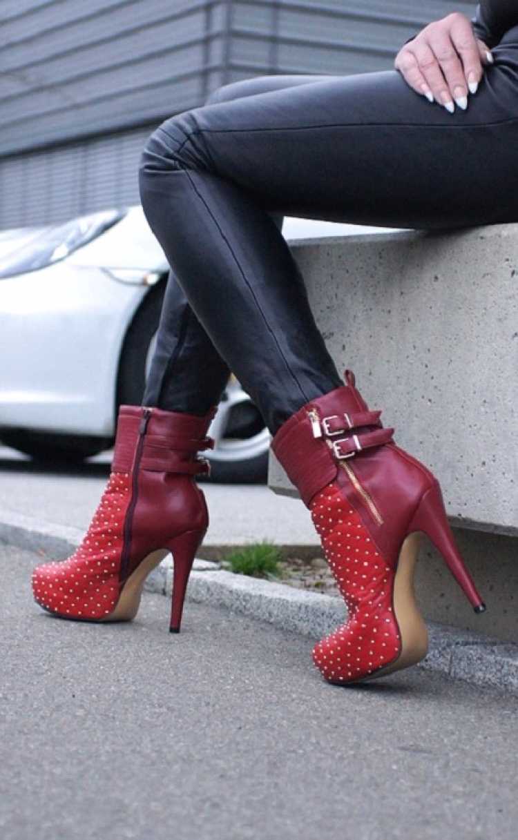 Tips on how to wear red boots