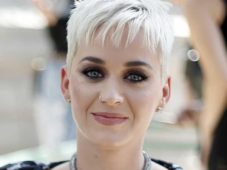 Katy Perry is also an example of how the pixie cut can be a great short hair option for 2019, as well as not requiring any work to look splendid.