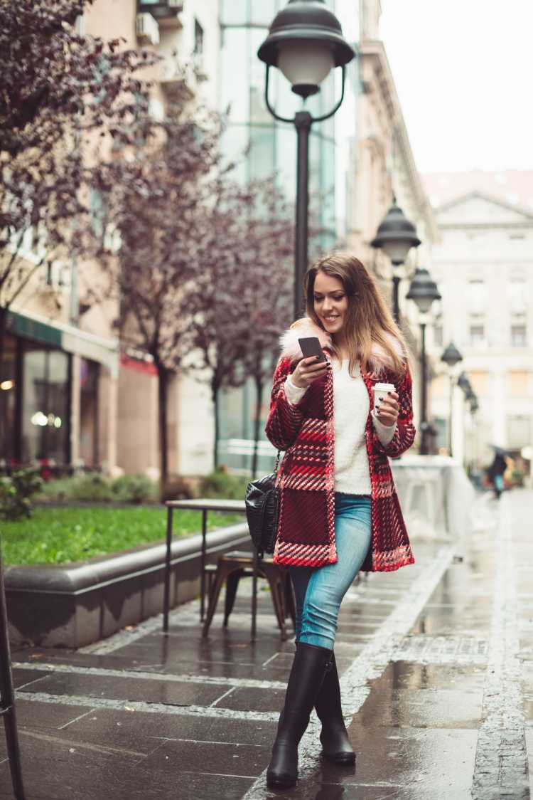 plaid coat with fluffy collar