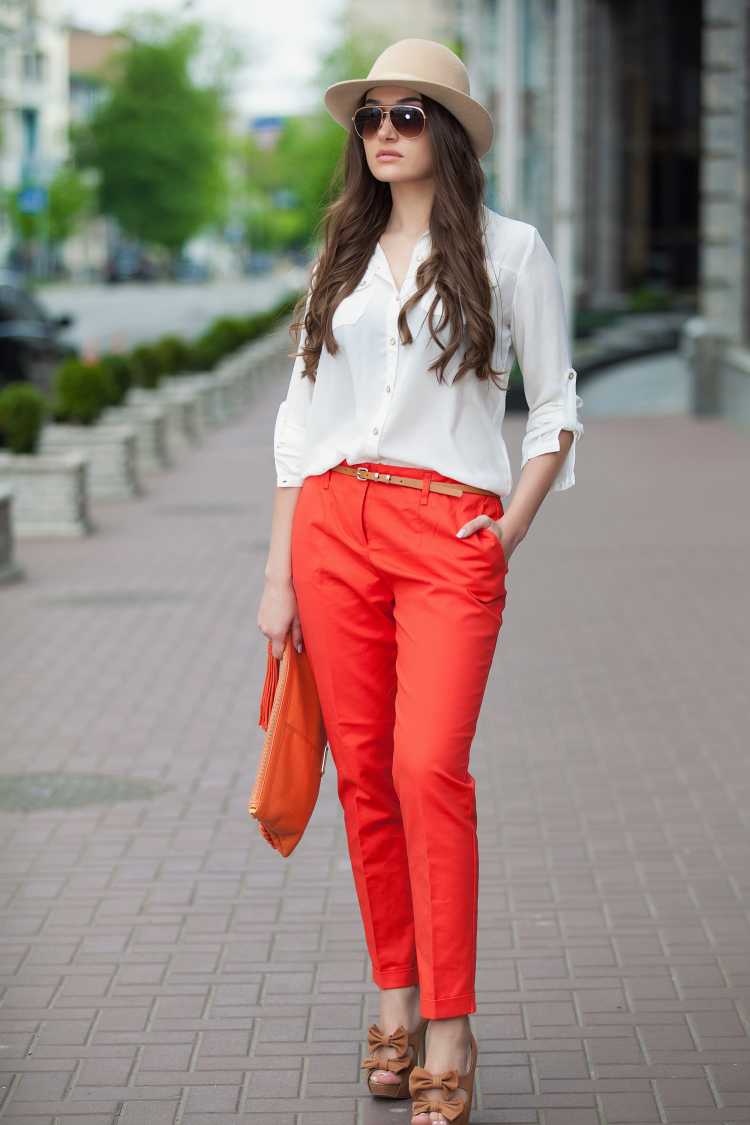 Orange pants are one of the 2019 winter trends 