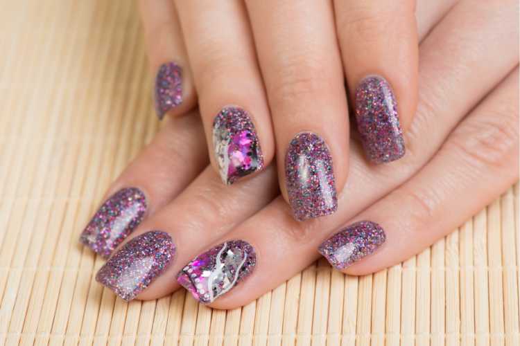 glitter nail polish imitates confetti nail art