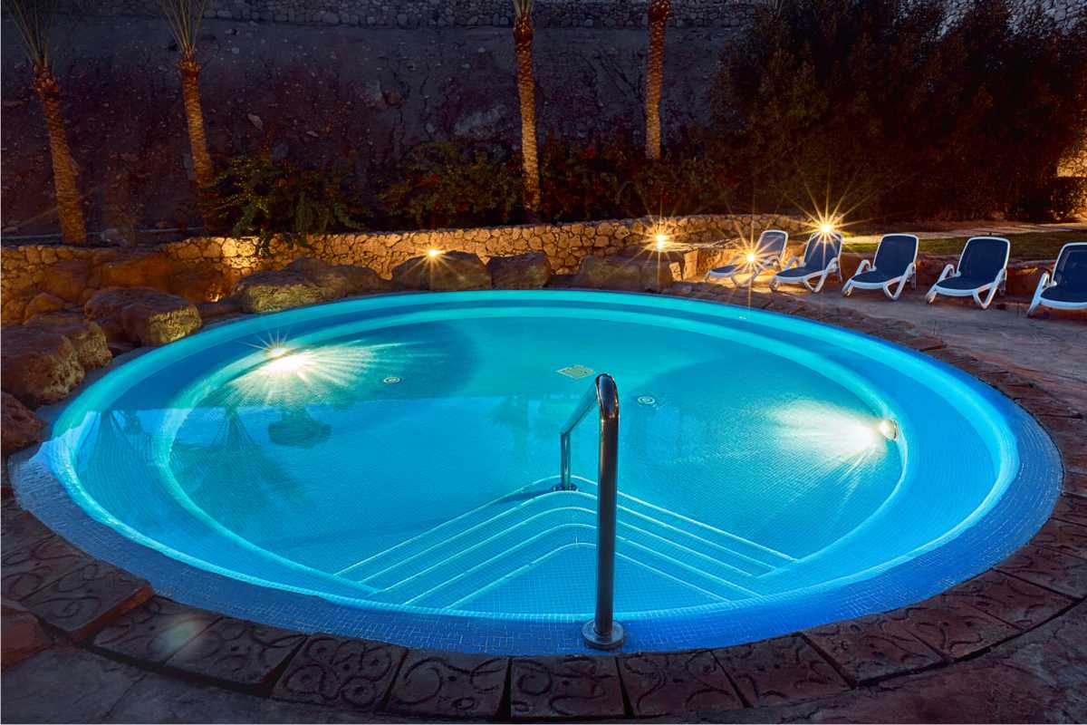 illuminated round pool