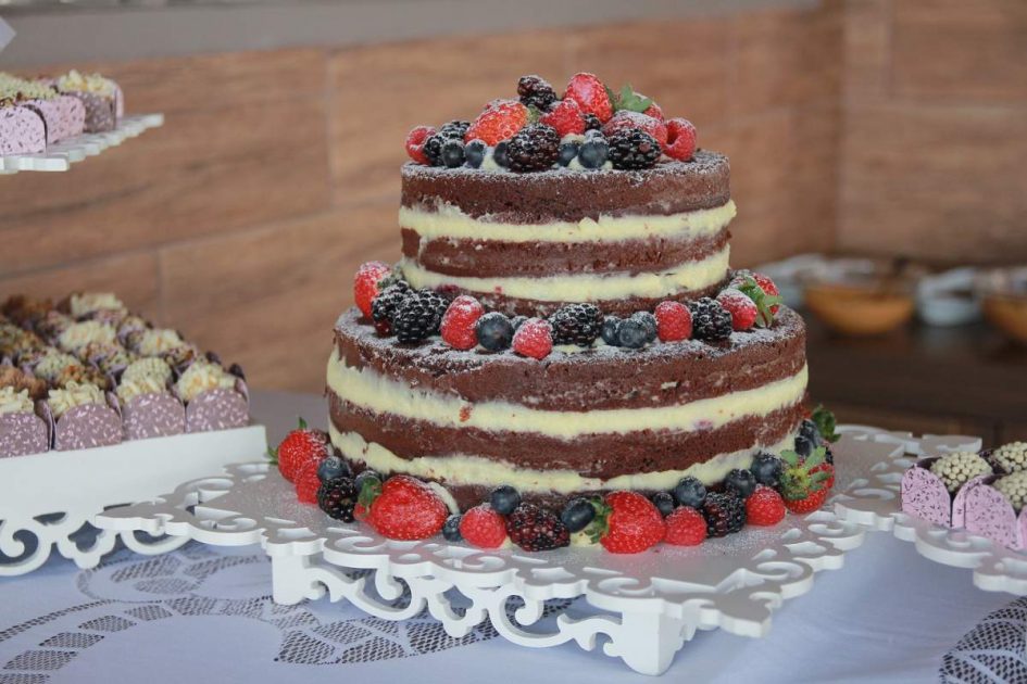 Naked cake