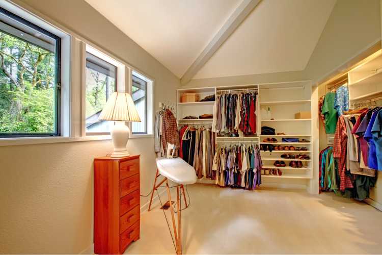 simple closet with open concept