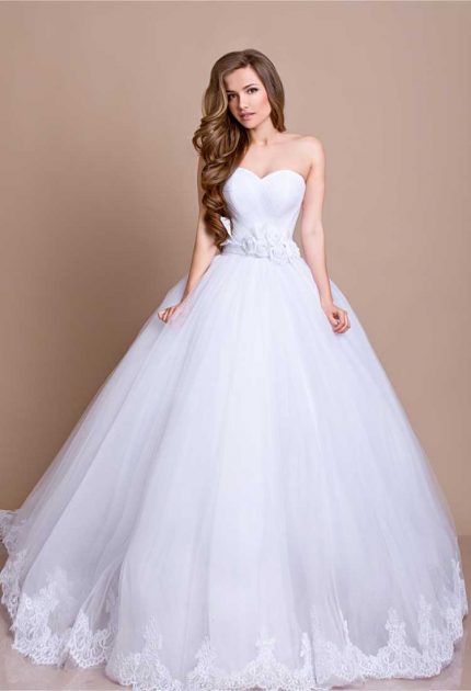 flowy dress with sweetheart neckline