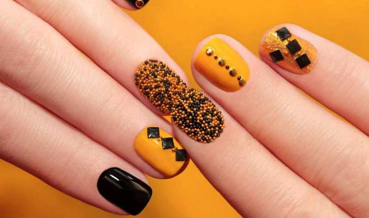 Mustard nails look amazing with black