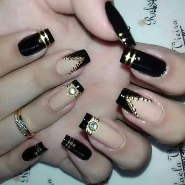 Very luxurious nail art