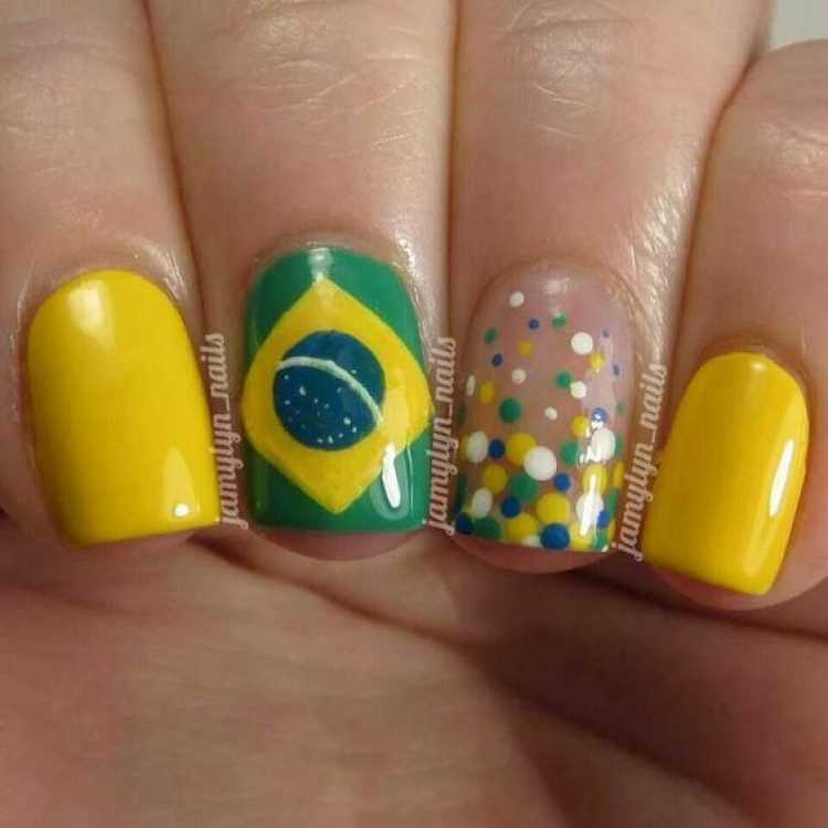 Nails decorated with the Brazilian flag and polka dots in Brazilian colors